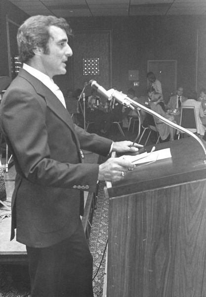 Jim Elson speaks at 1976 Annual Shareholders' Meeting